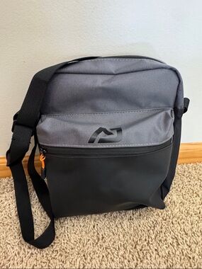 NWOT Atley James Unisex Spencer Small Gray, Black Crossbody Bag Purse